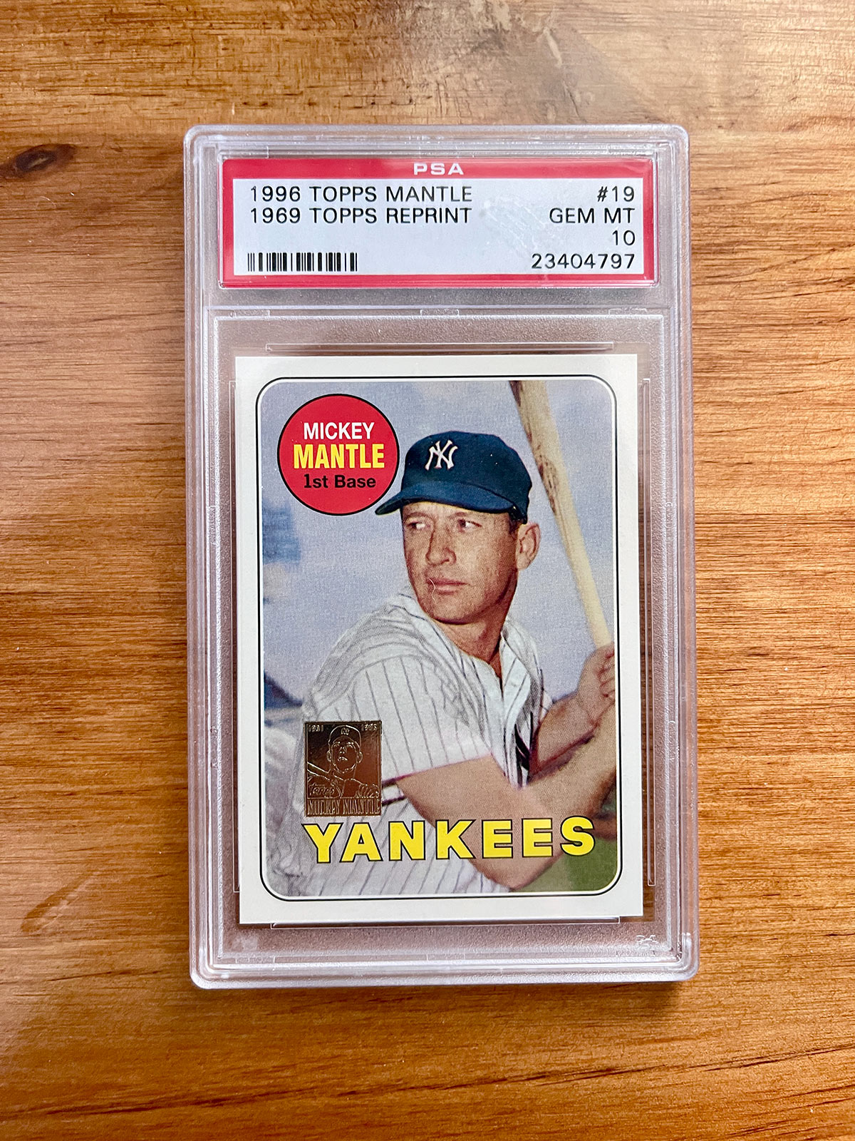 Mickey Mantle - 1996 Topps / 1969 Reprint #19 - PSA 10