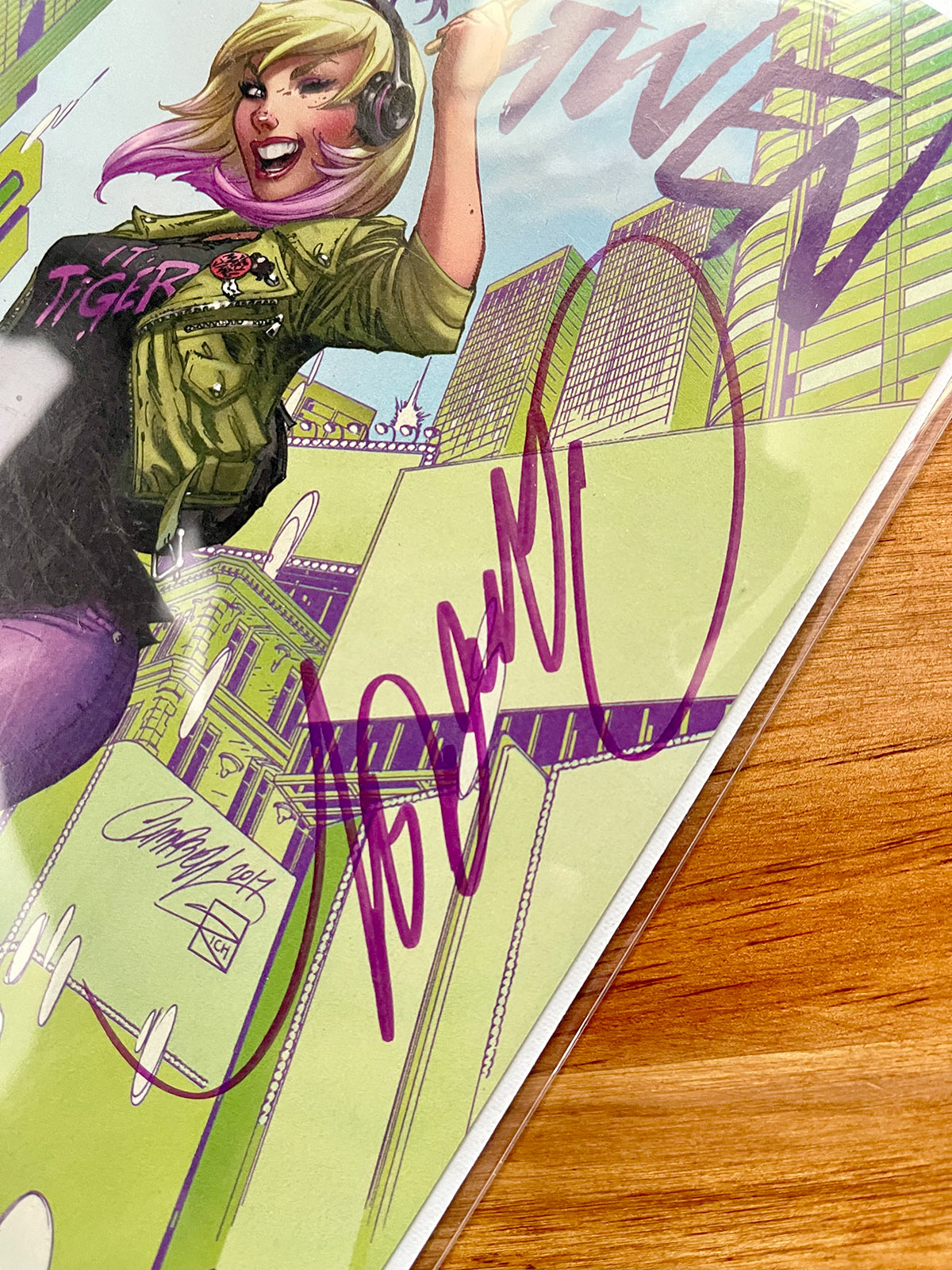 Spider-Gwen #24 - 2017 First Appearance Gwenom - J Scott Campbell Signed w/ COA - NM